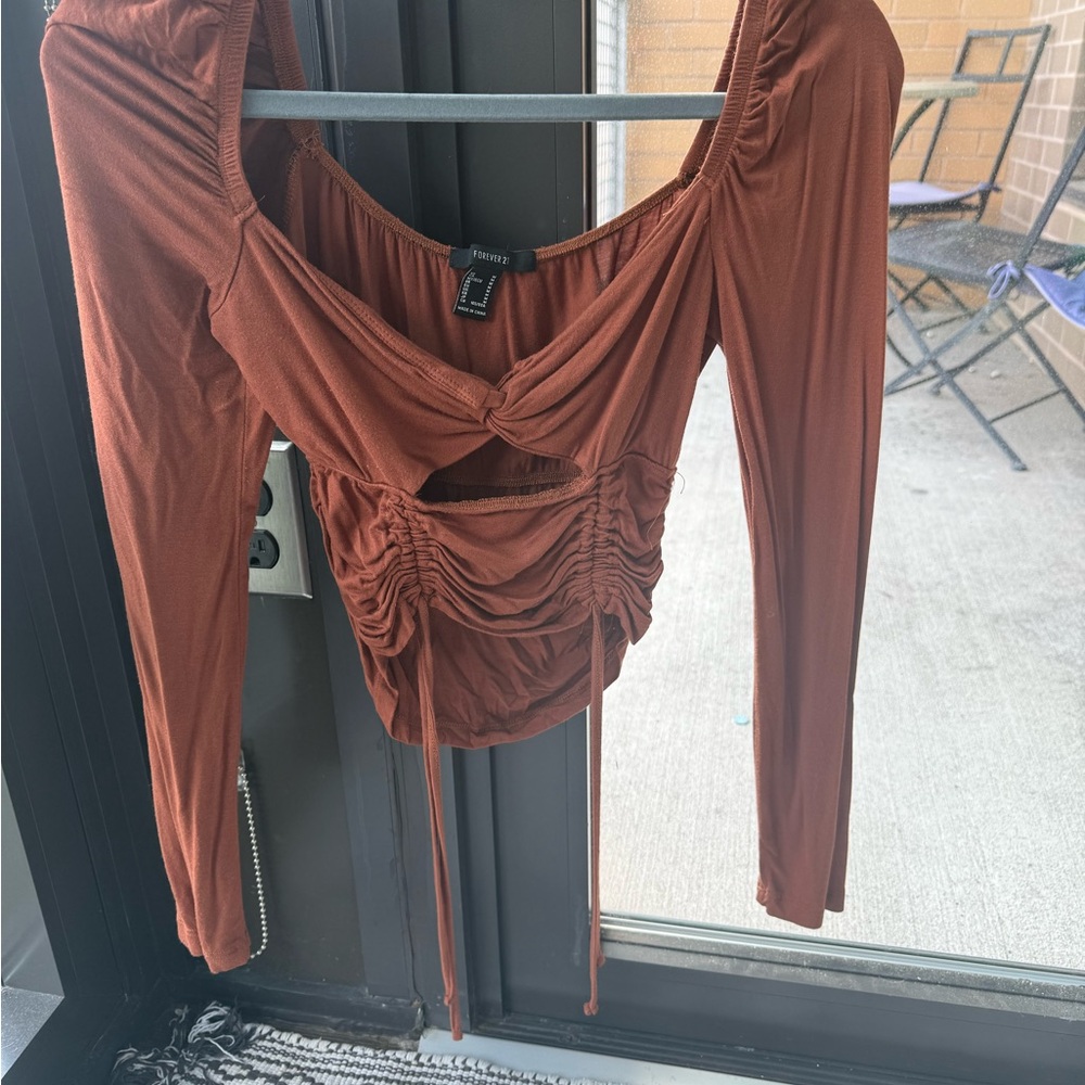 🤍3/$15 Forever 21 Brown Ruched Cut Out Long Sleeve Blouse